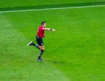 El árbitro central señaló una falta dentro del área que muchos consideran dudosa. /IMAGO