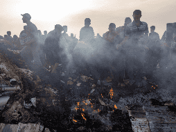 Israel bombardea campo de desplazados de Rafah. EFE/ H. Imad