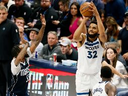 Karl-Anthony Towns se destapó con 20 puntos en la segunda mitad. EFE/A. Davis