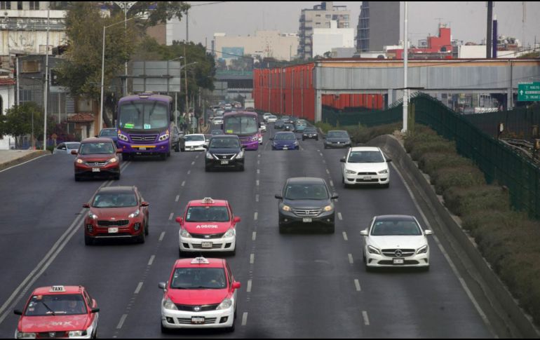 Toma en cuenta que el horario del programa Hoy No Circula para este jueves 30 de mayo, será de las 5:00 de la mañana hasta las 22:00 horas. SUN/ ARCHIVO.