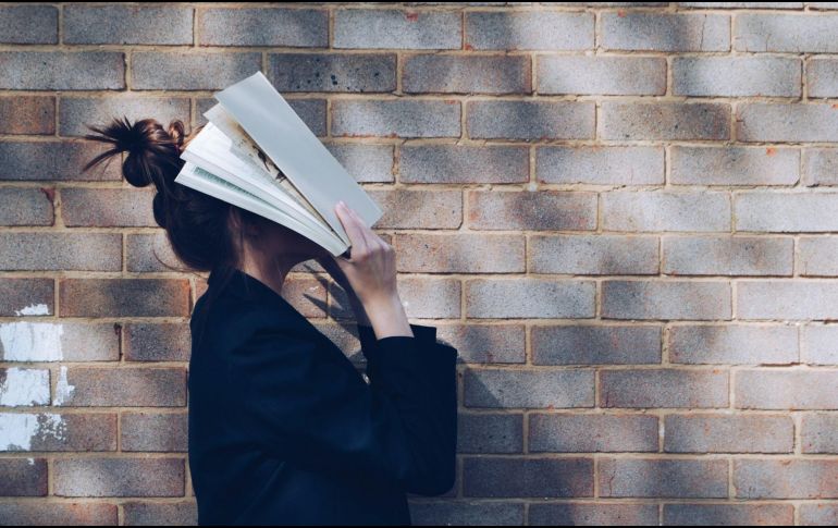 un estudio de la Universidad de Harvard sugiere hacerse cuatro preguntas cruciales antes de tomar la decisión de cambiar de carrera. Unsplash.