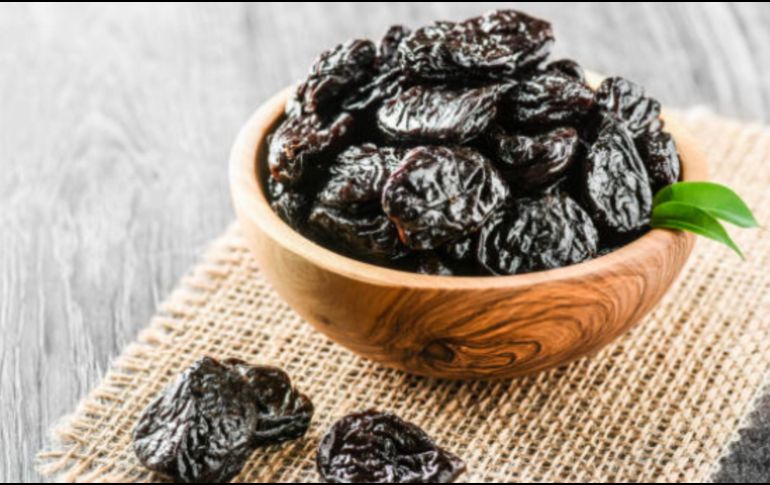 Agregar las ciruelas pasas con una alimentación saludable dejará grandes beneficios. ESPECIAL