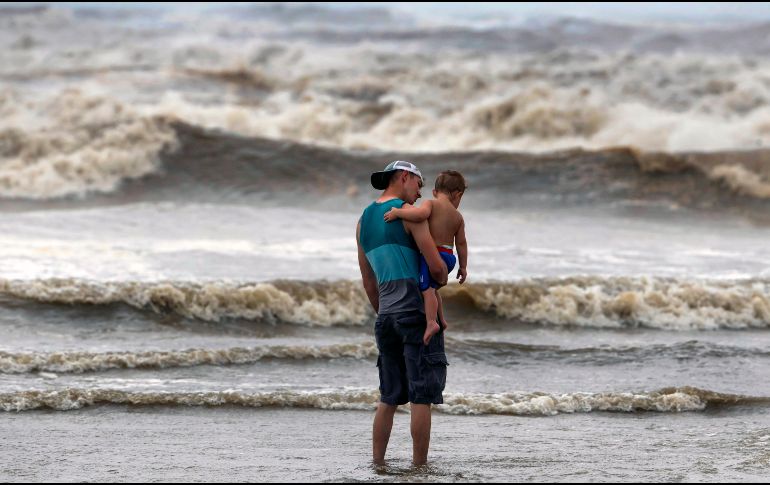 el SMN vigila una zona de baja presión al sur de El Salvador, con 10% de probabilidad para desarrollo ciclónico en 48 horas y en 7 días. AP / ARCHIVO