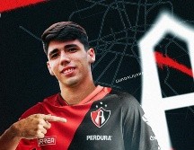 Leo Flores llega para competir por un puesto titular con Eduardo Aguirre. ESPECIAL / Atlas FC