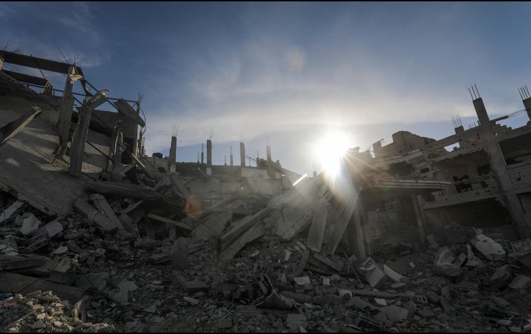 El ejército de Israel continuó sus ataques en la Franja de Gaza este sábado 1 de junio. EFE / M. Saber