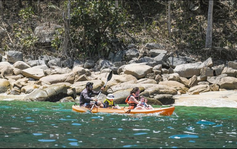 Esta zona es ideal para la práctica de tabla de remo, snorkel y surf, entre otras actividades acuáticas. ESPECIAL
