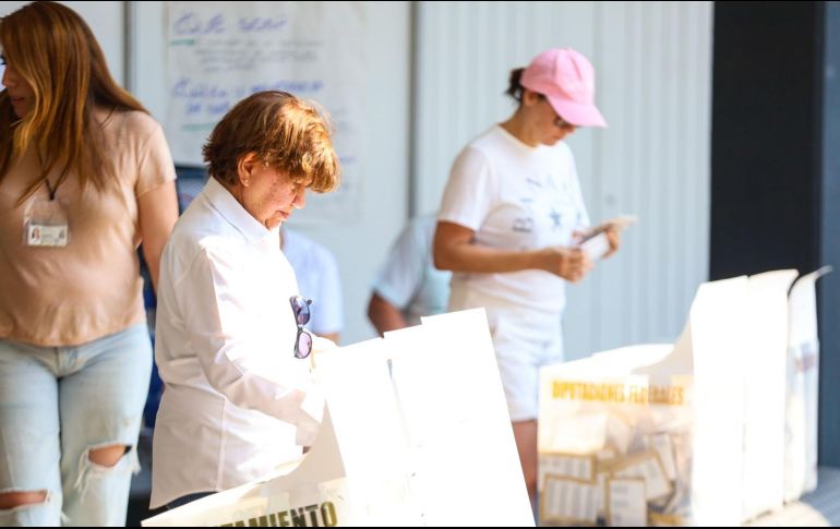 Miles de jaliscienses salieron a votar este domingo 2 de junio. EL INFORMADOR/ A. Navarro