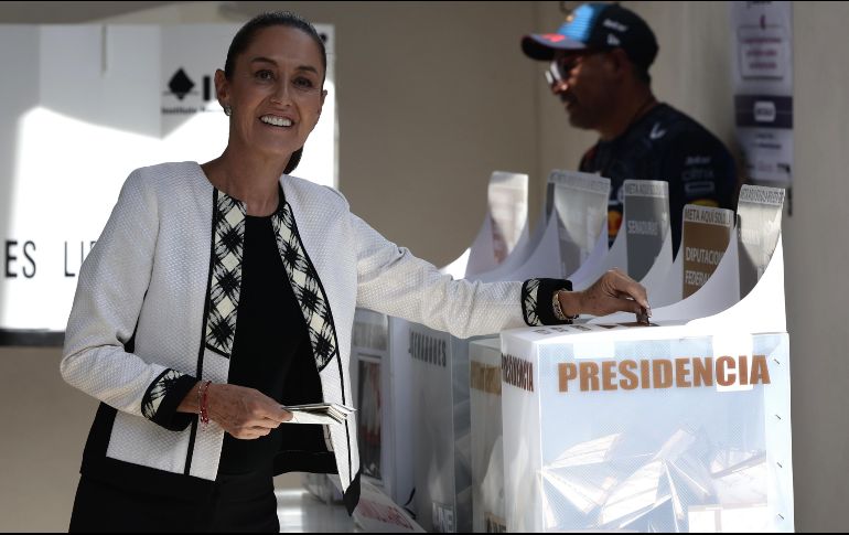 Luego de que las casillas cerraran este domingo 2 de junio, ahora toda la atención de los mexicanos está en PREP del INE, donde la candidata Claudia Sheinbaum lleva ventaja en el arranque. EFE / J. Méndez