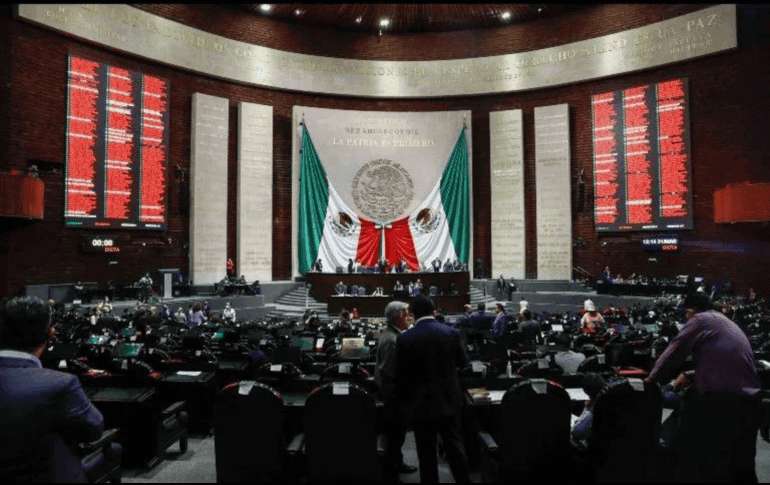 Sheinbaum no podrá realizar cambios directos a la Constitución en una primera instancia, sin embargo, sí podrá negociar por el voto de algunos senadores para buscar la aprobación de reformas clave. SUN/ ARCHIVO.