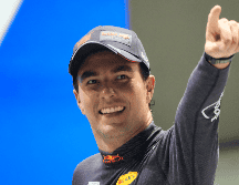 Checo Pérez, de 34 años de edad, seguirá en Red Bull hasta 2026, representando con orgullo sus colores. AP / ARCHIVO