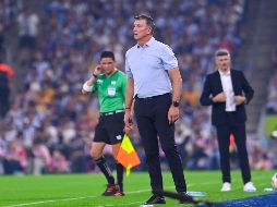 David Medrano reveló en su cuenta de X que un ex director técnico de Chivas sería opción del equipo felino. IMAGO7/ A. Jimenez