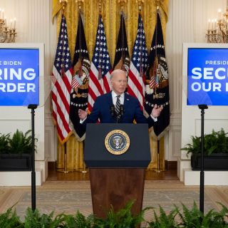 Biden implementa orden restrictiva en la frontera con México; limita el derecho al asilo