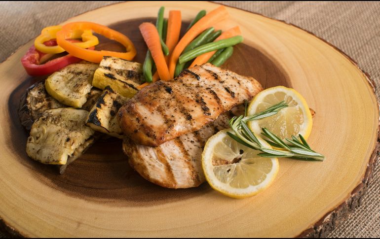 Escuchar al cuerpo y adaptarse a las necesidades individuales es fundamental para optimizar la nutrición y el bienestar a largo plazo. UNSPLASH/Mark DeYoung