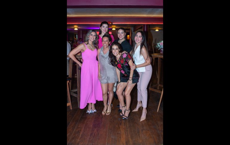 Claudia Urióstegui, Priscila Martínez, Brenda Félix, Brenda Navarro, Estrella D'acosta y Carmen Aguilar. GENTE BIEN JALISCO/ Servando Gómez