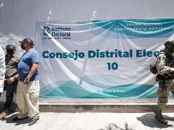 Desmintió que a las afueras del distrito local 10 hubiera personas armadas, debido al rumor que surgió en redes sociales. EL INFORMADOR / H. Figueroa