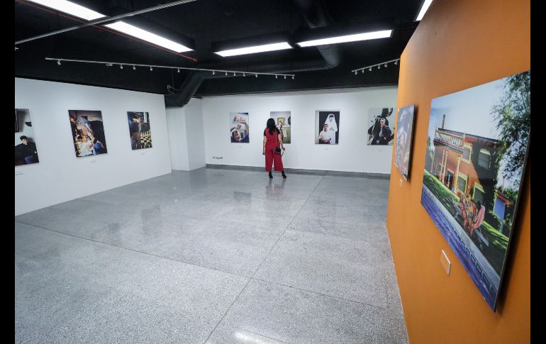 La serie Infraganti ya se había visto en el MUSA hace siete años, donde presenta imágenes captadas en un momento genuino. EL INFORMADOR/ H. Figueroa.