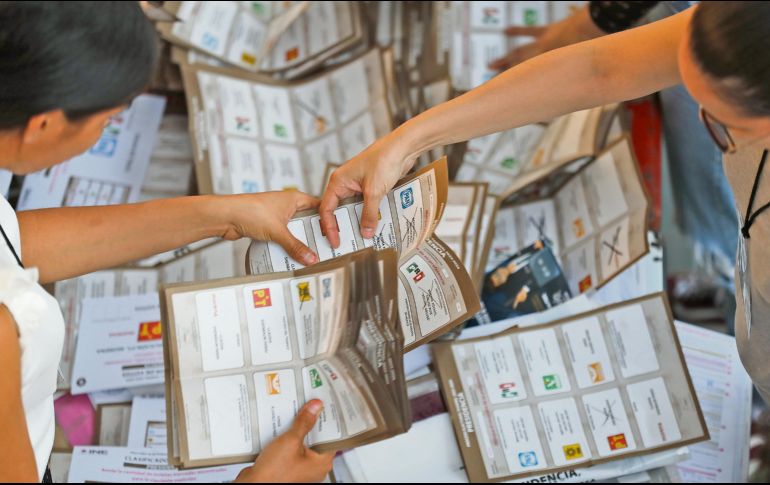 El INE contará nuevamente 67.3% de los paquetes de la elección presidencial. EFE
