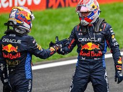 Max Verstappen y Checo Pérez intentarán que las aguas vuelvan a su cauce para la dominante escudería austriaca en el Gran Premio de Canadá 2024. AFP / ARCHIVO