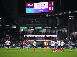 Según datos de la Premier League, la eliminación del VAR provocaría más de 100 errores por temporada. AFP / ARCHIVO