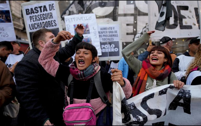 A causa de la crisis económica la nación sudamericana enfrenta una seguidilla de protestas callejeras y huelgas. AP/ Natacha Pisarenko