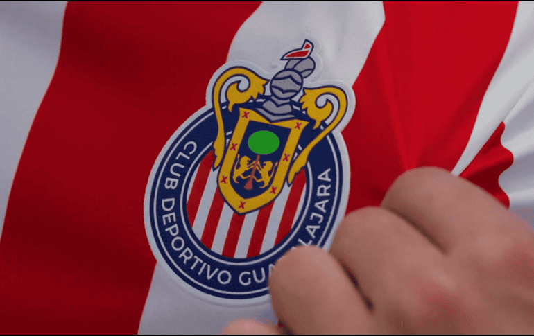 El modelo circuló en redes sociales desde hace algunas semanas y fue hasta ahora que el Rebaño anunció oficialmente su nuevo jersey. X/ @Chivas