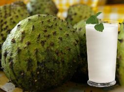 Comer guanábana fresca también es ideal para aprovechar su alto contenido en fibra y nutrientes sin procesar. ESPECIAL / CANVA