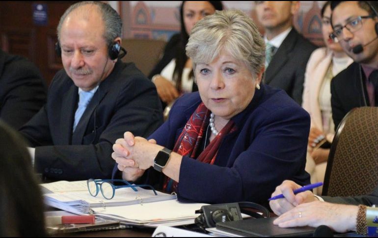 La canciller estuvo acompañada por el embajador de México en Estados Unidos, Esteban Moctezuma. ESPECIAL / X / @aliciabarcena