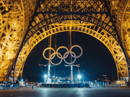 La Torre Eiffel brilla con los Anillos Olímpicos rumbo a los juegos 2024 (VIDEO)