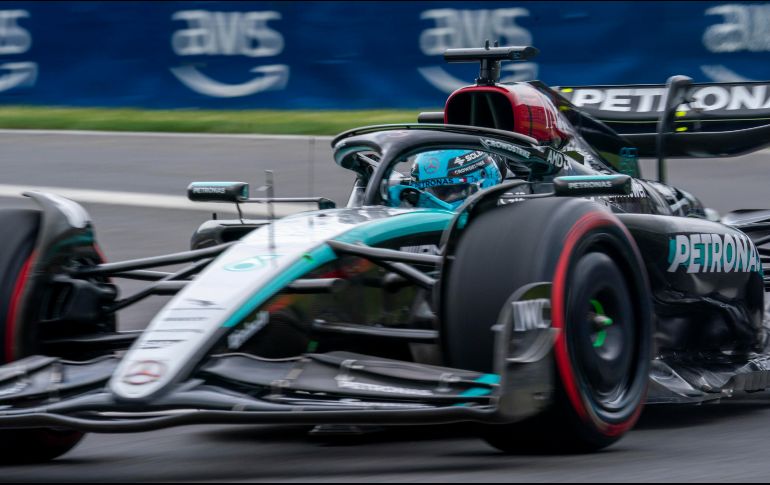 Russell logró igualar el tiempo del actual campeón del mundo, Max Verstappen de Red Bull, con un impresionante 1:12.000. EFE/ S. THEW.