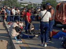 Al lugar arribaron policías municipales y unidades de emergencias médicas. ESPECIAL