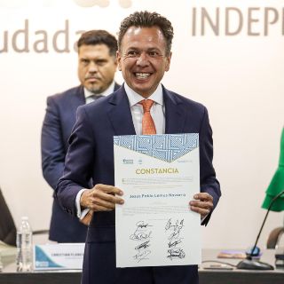 Recibe Pablo Lemus su constancia como nuevo gobernador de Jalisco