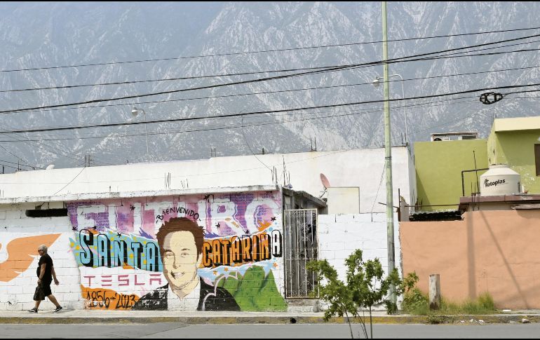 La posible planta de la empresa de Elon Musk en Nuevo León es un ejemplo de relocalización. AFP