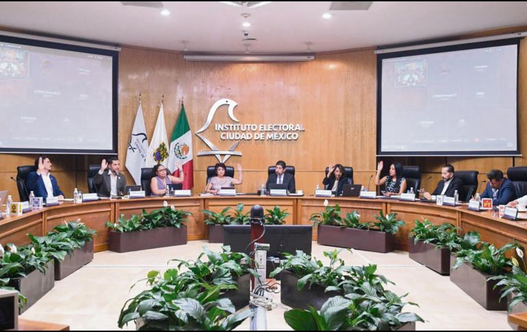 El Instituto Electoral de la Ciudad de México señaló en reunión extraordinaria que las diputaciones asignadas son el resultado del cumplimiento constitucional, por lo que no fueron un “regalo”. ESPECIAL