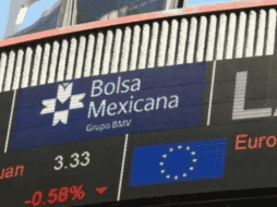 En la jornada, el peso se apreció un 0.38 % frente al dólar, al cotizar a 18.29 unidades por billete verde, luego de cotizar 18.36 al cierre de la jornada previa, según datos del Banco de México. EFE / ARCHIVO