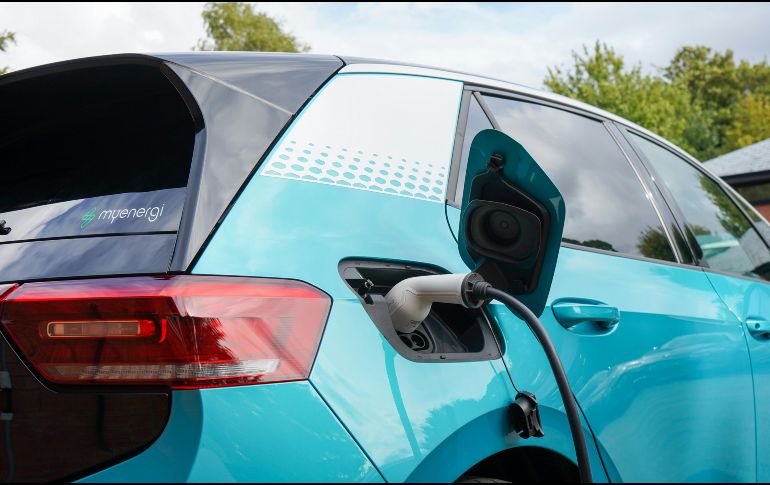 Los incentivos y descuentos disponibles pueden ayudar a mitigar estos costos. Al comparar pólizas y buscar aseguradoras que ofrezcan tarifas competitivas, los conductores de coches eléctricos pueden encontrar opciones de seguro que se ajusten a sus necesidades y presupuestos. UNSPLASH/myenergi