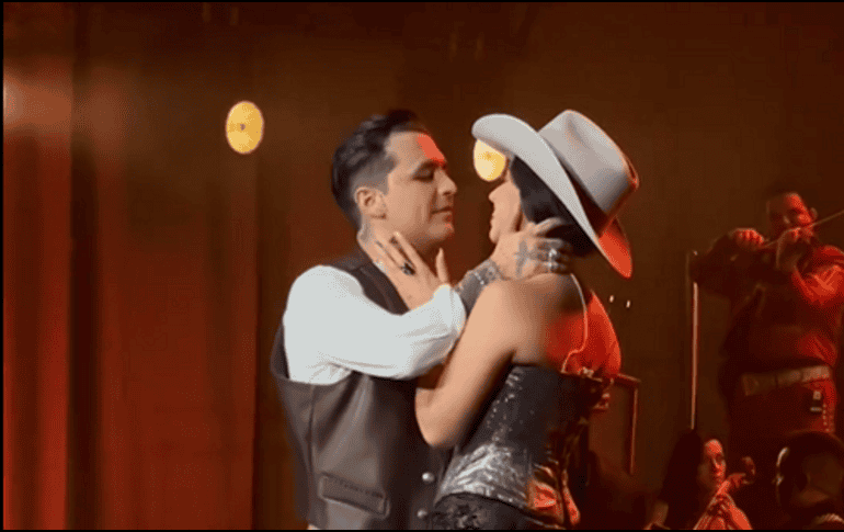 Christian Nodal y Ángela Aguilar buscan reafirmar su amor, a pesar de las críticas y polémica. ESPECIAL / X
