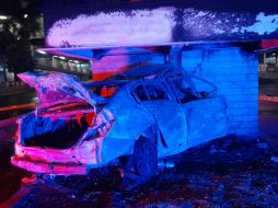 A raíz del impacto y del incendio, el conductor falleció tras haber quedado totalmente calcinado. ESPECIAL