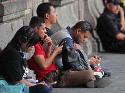 La herramienta más empleada fueron los teléfonos inteligentes (97%), por encima de computadoras portátiles o tabletas (31%) o los televisores inteligentes (30,4%). EL INFORMADOR / ARCHIVO