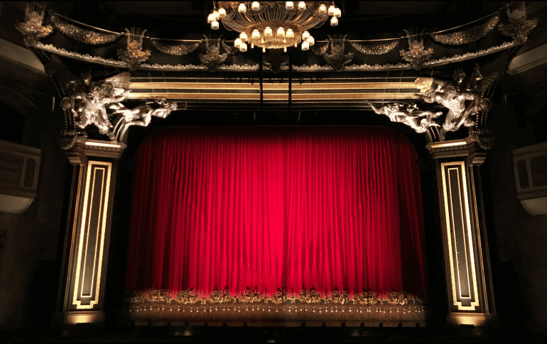 Jorge Escandón, Sofía Sanz y Samantha Coronel son los protagonistas de la historia. UNSPLASH / G. KING