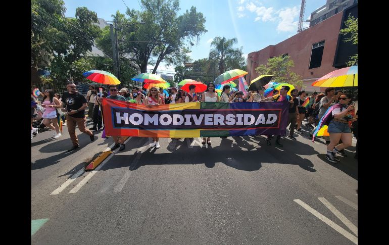 El contingente salió desde la Minerva por López Mateos rumbo a la explanada del Hospicio Cabañas. EL INFORMADOR/M.HERNÁNDEZ