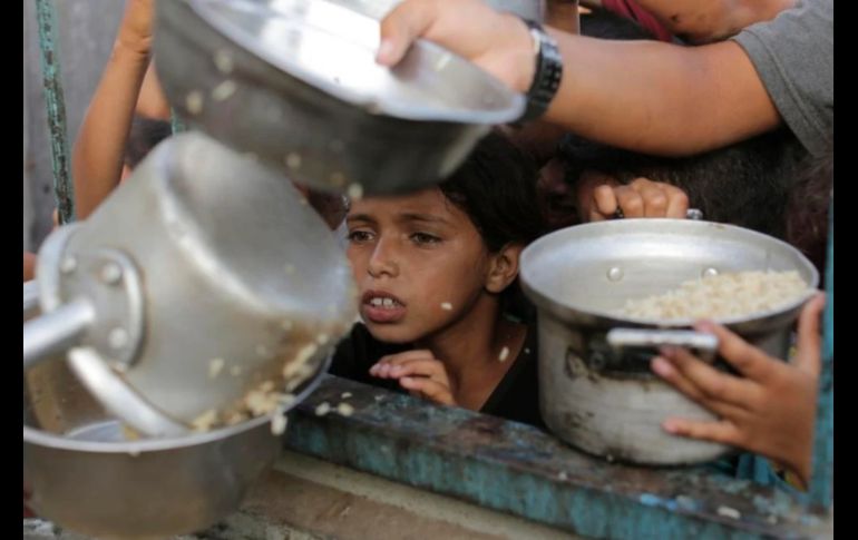 Entre el 6 de mayo y el 6 de junio, la ONU recibió una media de 68 camiones con ayuda por día. AP