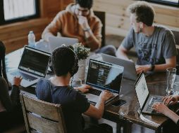 se ha comprobado que los robots pueden reemplazar a las personas en acciones mecánicas y repetitivas. UNSPLASH / A. SPRATT