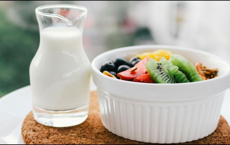 Lo ideal es consumir una ración de unos 150 gramos de frutas entre cada comida. UNSPLASH / C. GAN