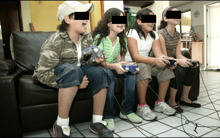 Los problemas relacionados con el dolor de la columna cervical se encuentran aquellos que son de origen mecano postural, es decir, ocasionados por una mala postura. EL INFORMADOR / ARCHIVO