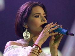 Ángela también admitió que decidió hacer pública su relación porque siente que tiene el derecho de vivir su amor, describiéndolo como una etapa preciosa, las mismas palabras que Nodal usó recientemente para referirse a ella. SUN / ARCHIVO