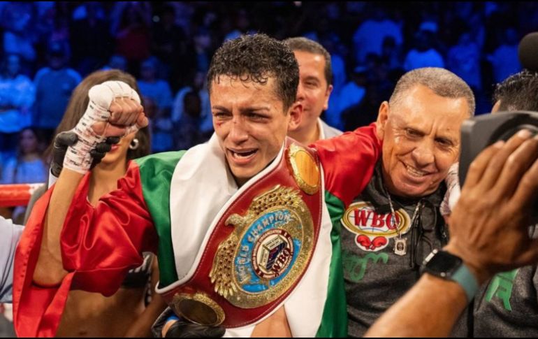 Será en el Fontainebleau de Las Vegas en donde el “Divino” buscará retener su título pluma de la Organización Mundial de Boxeo (OMB). Instagram/ @rafa_espinoza.