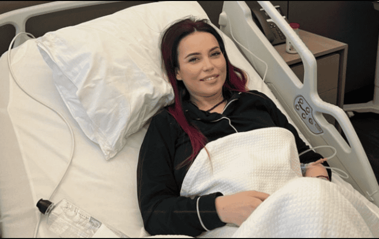 Molnar, reconocida en Rumanía por su trabajo como maquillista y por su considerable seguimiento en Instagram, fue hospitalizada antes de su fallecimiento el 11 de junio de 2024. Instagram/ @makeup_anca.