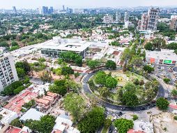 Nuevo aspecto de la glorieta de la colonia Monraz, que en 2023 se sometió a un gran proceso de renovación en camellones, alumbrado y áreas verdes. EL INFORMADOR/A. Navarro