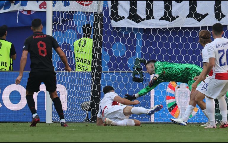 El equipo comandado por Luka Modric había logrado una remontada en unos minutos, sin embargo, no pudo sostener el resultado. EFE / EPA / ABEDIN TAHERKENAREH