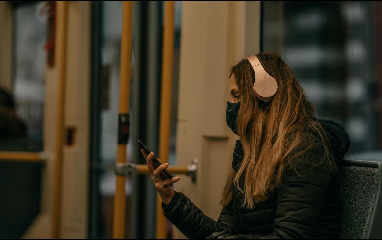 Hacer uso de redes WiFi públicas puede comprometer tu privacidad. ESPECIAL/Foto de Omar Ramadan en Pexels